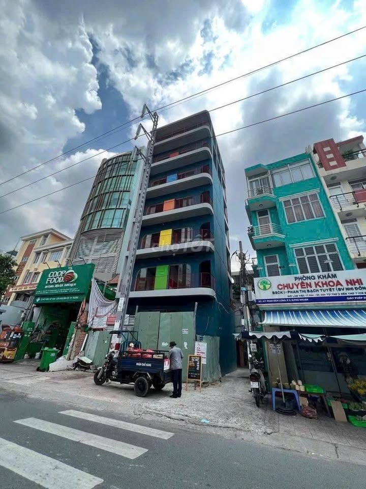 Tòa Nhà FrontHouse Phan Xích Long 124m² giá 48 tỷ - Đầu Tư Sinh Lời!