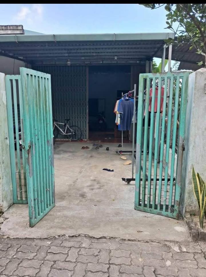 Nhà cấp 4 Hòa Sơn Đà Nẵng 100m² giá 2.7 tỷ - Vị trí gần trường học