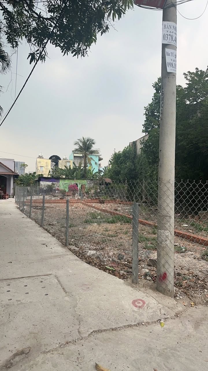 Nhà phố 3 tầng Thủ Đức 94m² giá thỏa thuận - Vị trí đắc địa, hẻm xe hơi