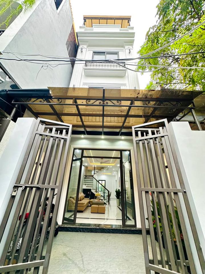 Nhà xây mới tại Ngõ 143 Tôn Đức Thắng, 52m² giá 3.95 tỷ - Ô tô đỗ gần nhà!