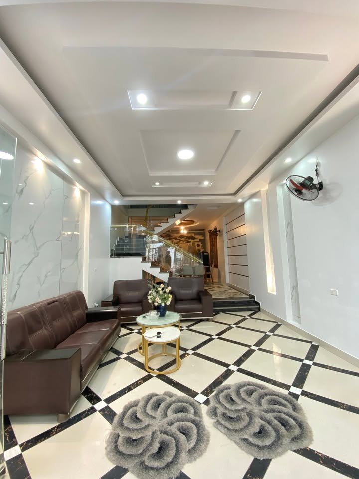 Nhà 4 tầng 193 Văn Cao 67.5m² giá 7.1 tỷ - Sẵn dòng tiền cho thuê