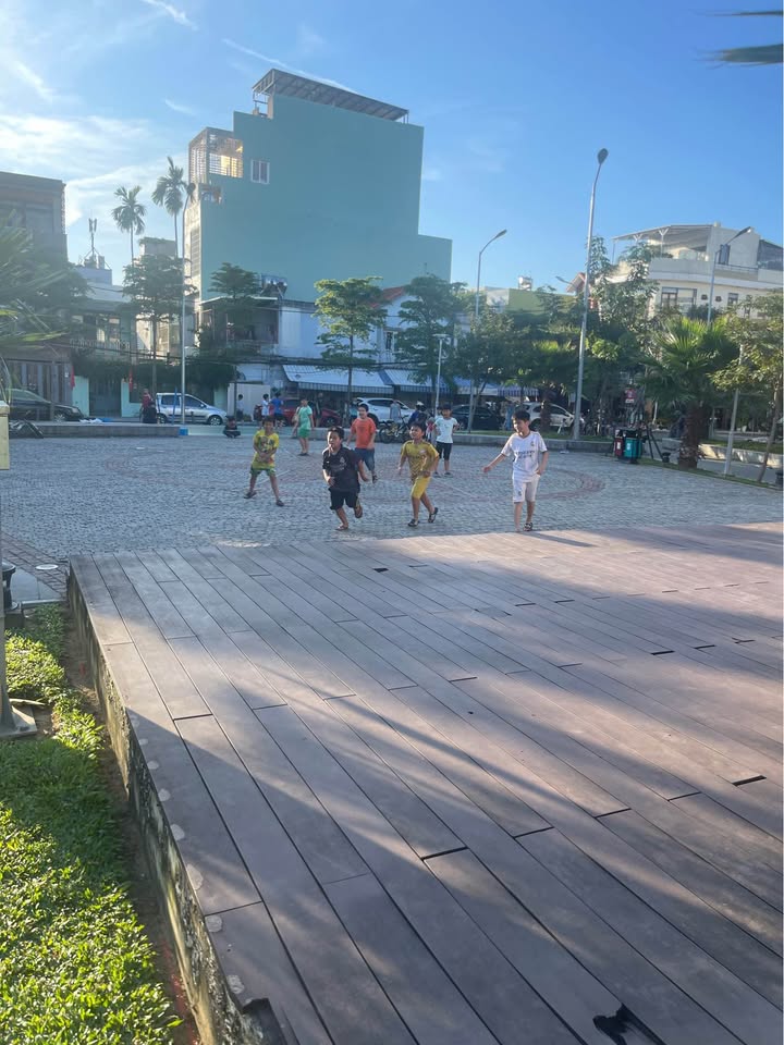 Nhà mặt tiền Núi Thành, Đà Nẵng 144.5m² - Cho thuê ngay giá tốt!