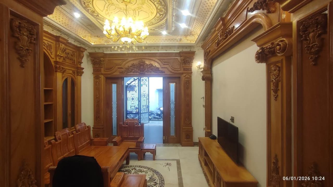 Nhà 3 tầng Cù Chính Lan 91.5m² giá 8.8 tỷ - Thiết kế độc đáo, tiện nghi đầy đủ!