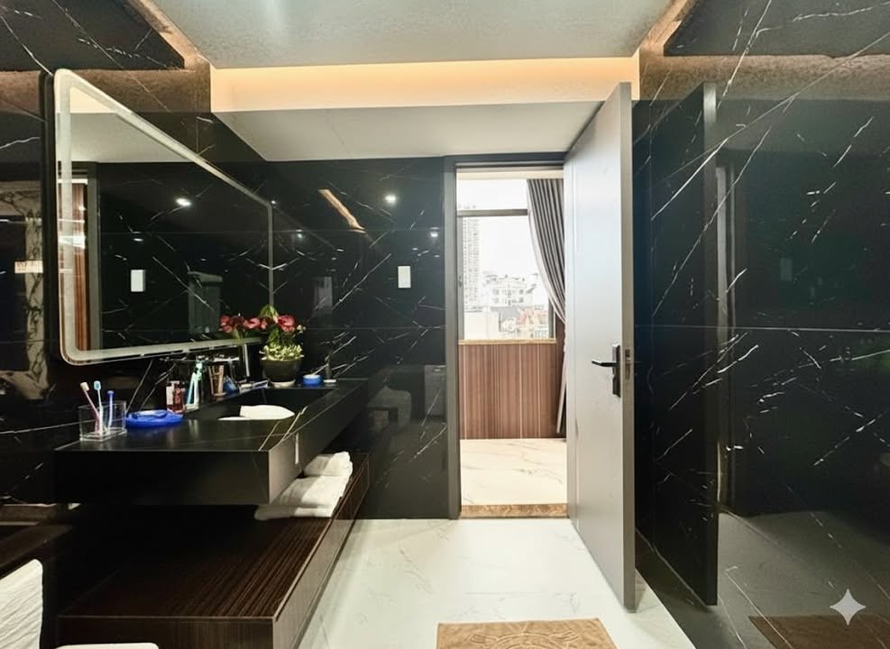 Nhà phố mặt tiền Bạch Đằng Tân Bình 159m² giá 67.45 tỷ - Dòng tiền cao 170 triệu/tháng!
