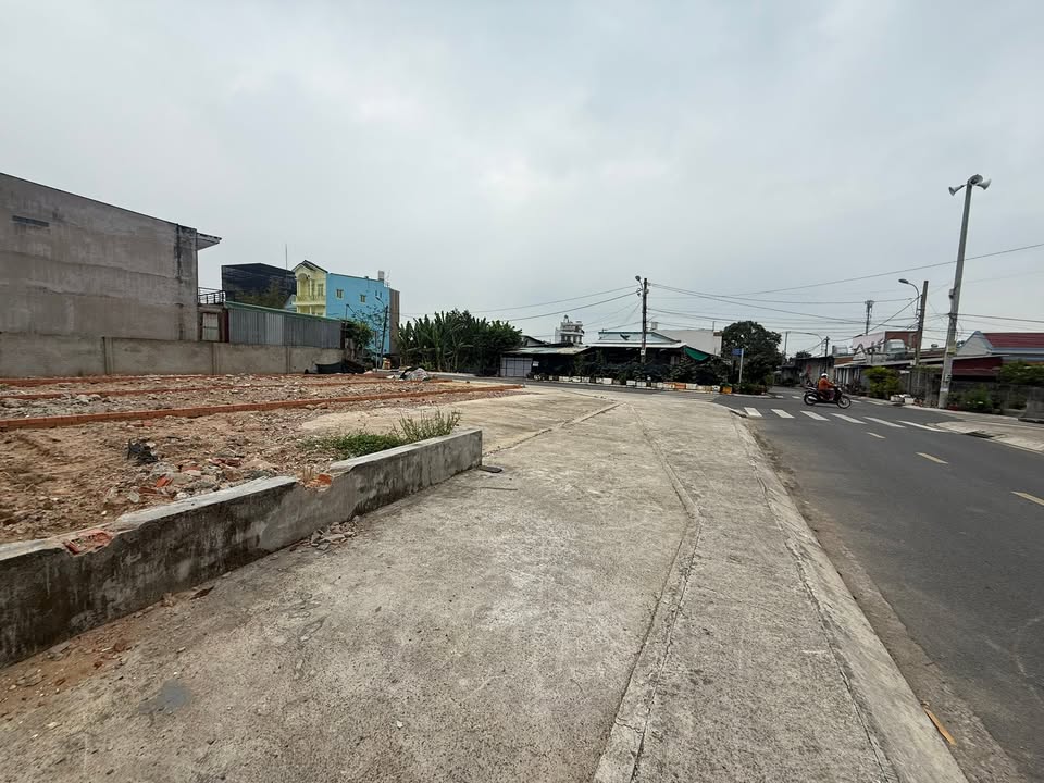 Đất góc 2 mặt tiền Tân Hiệp Hóc Môn 106m² giá 4.3 tỷ - Đầu tư sinh lời ngay!