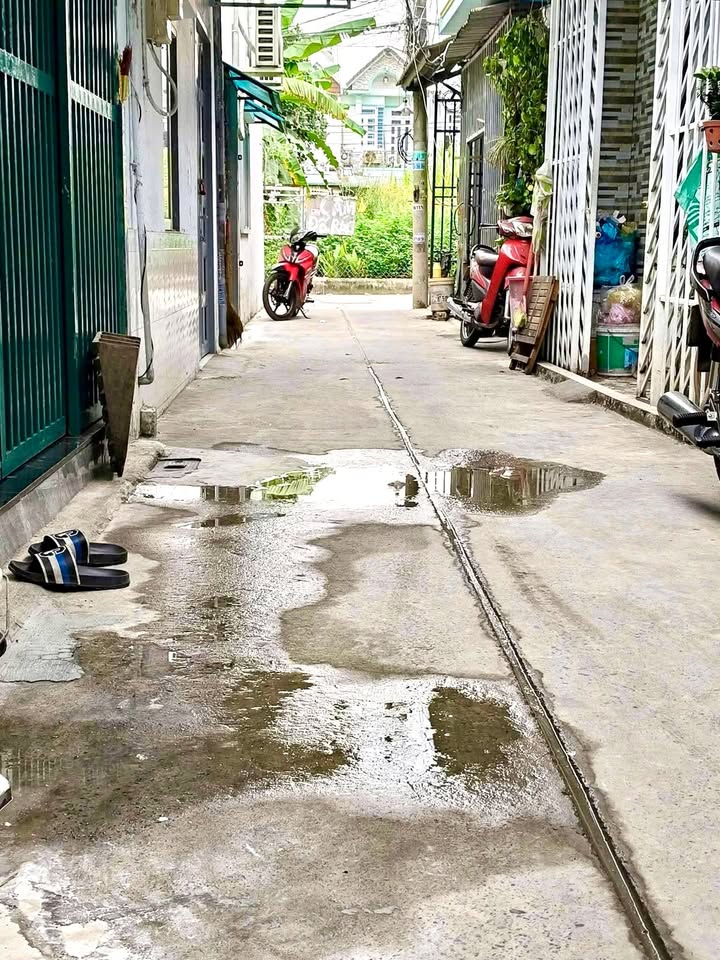 Nhà riêng Hóc Môn 48m² giá 1.65 tỷ - Sổ hồng chính chủ, tiện ích đầy đủ!