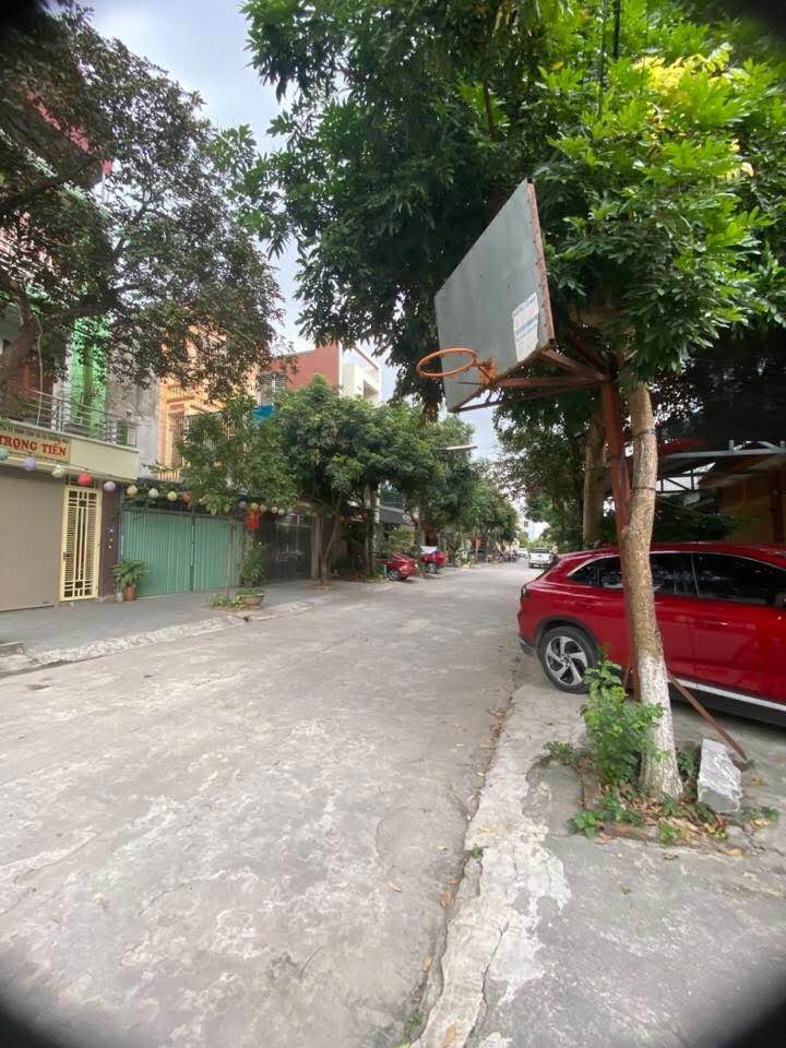 Đất tặng nhà cấp 4 tại ngõ Lê Thái Tổ, Ninh Bình 100m² - Giá thỏa thuận, tiện ích đầy đủ!