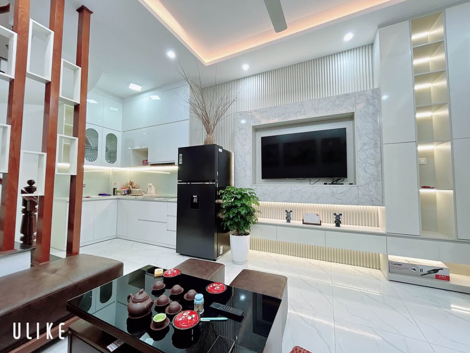 FrontHouse Hoàng Liệt 33m² giá thỏa thuận - Sổ đỏ chính chủ, 5 tầng tiện nghi!