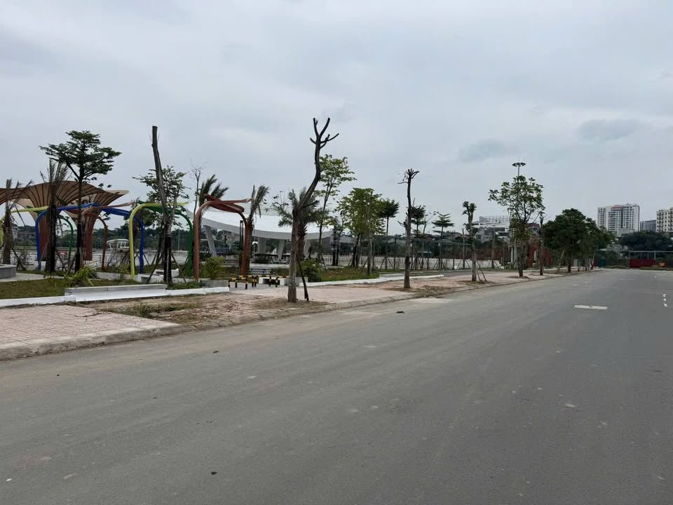 Đất nền Khu Tái Định Cư Ngọc Thụy 90m² giá 23.85 tỷ - Cạnh Công Viên Ngọc Thụy!