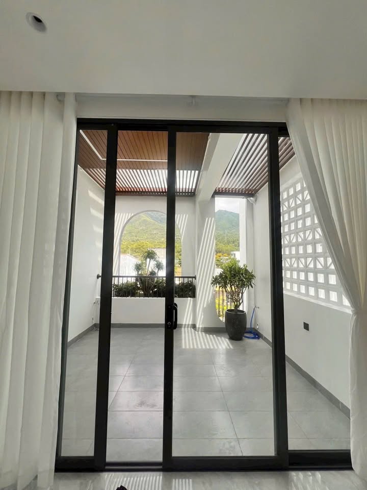 Nhà 2 tầng Vĩnh Thạnh Nha Trang 90.7m² giá 2.49 tỷ - Chính chủ, bao thuế phí!