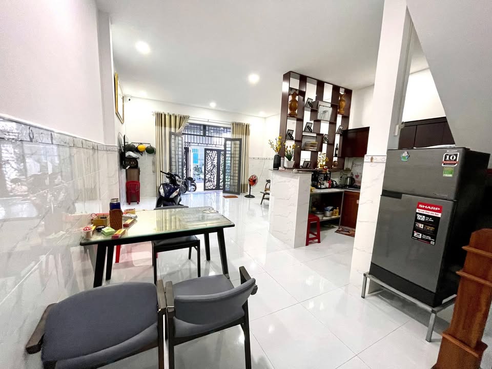Nhà 2 tầng kiên cố Võ Dõng - Vĩnh Trung - Nha Trang 80.6m² giá 2.1 tỷ - Sẵn sàng vào ở!