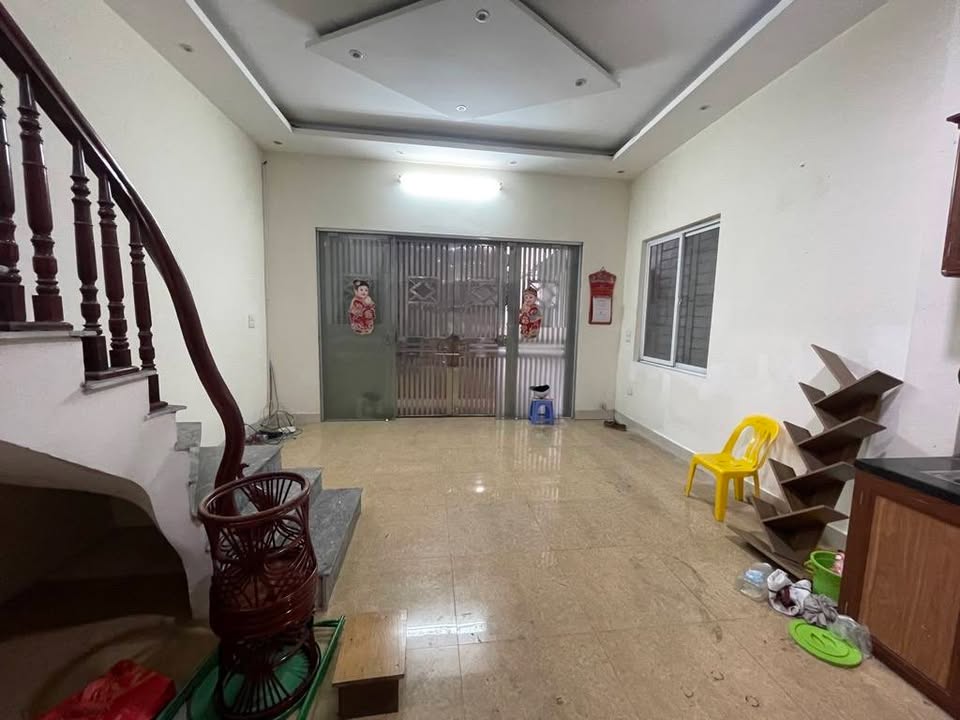 Nhà 5 tầng Bồ Đề 35m² giá 6.2 tỷ - Thiết kế thoáng sáng, sổ đỏ sẵn