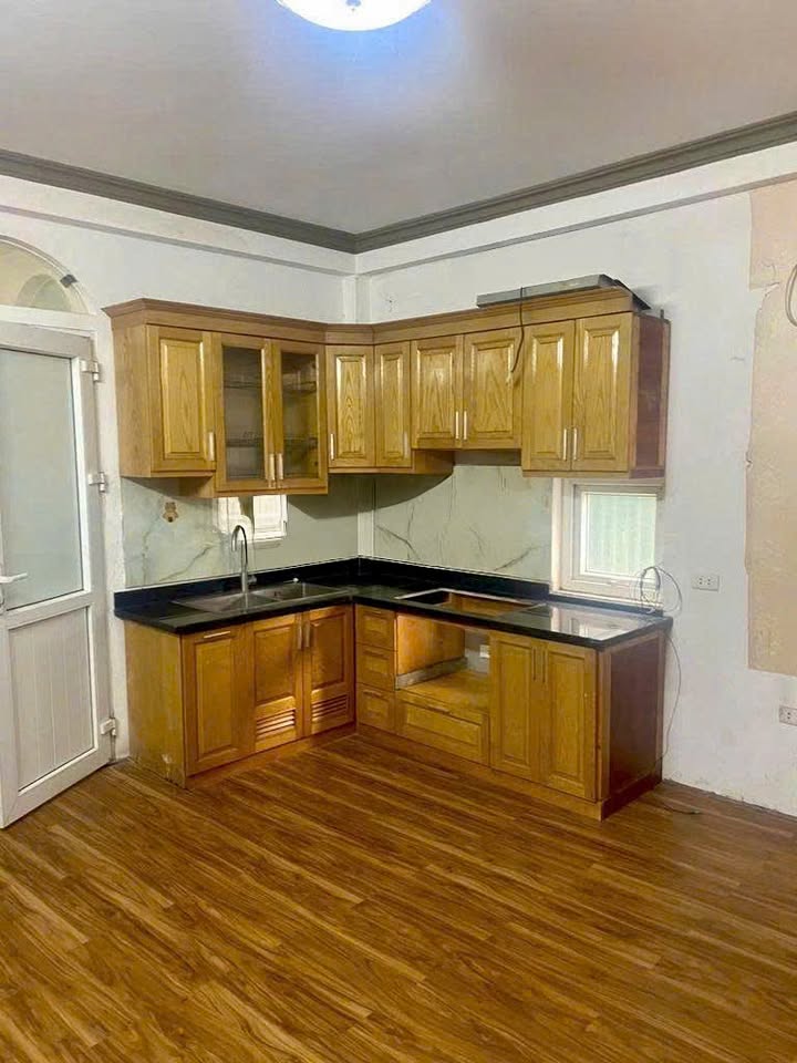 Nhà cho thuê kinh doanh online tại ngõ 467 Lĩnh Nam, Hoàng Mai 32m² - Ô tô vào tận nhà!