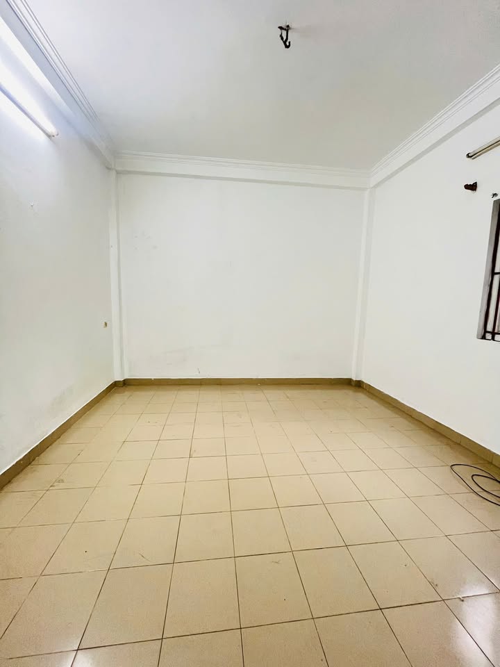 Nhà cho thuê ngõ 624 Minh Khai, 30m² giá 8.5 triệu - Gần Times City, thoáng mát!