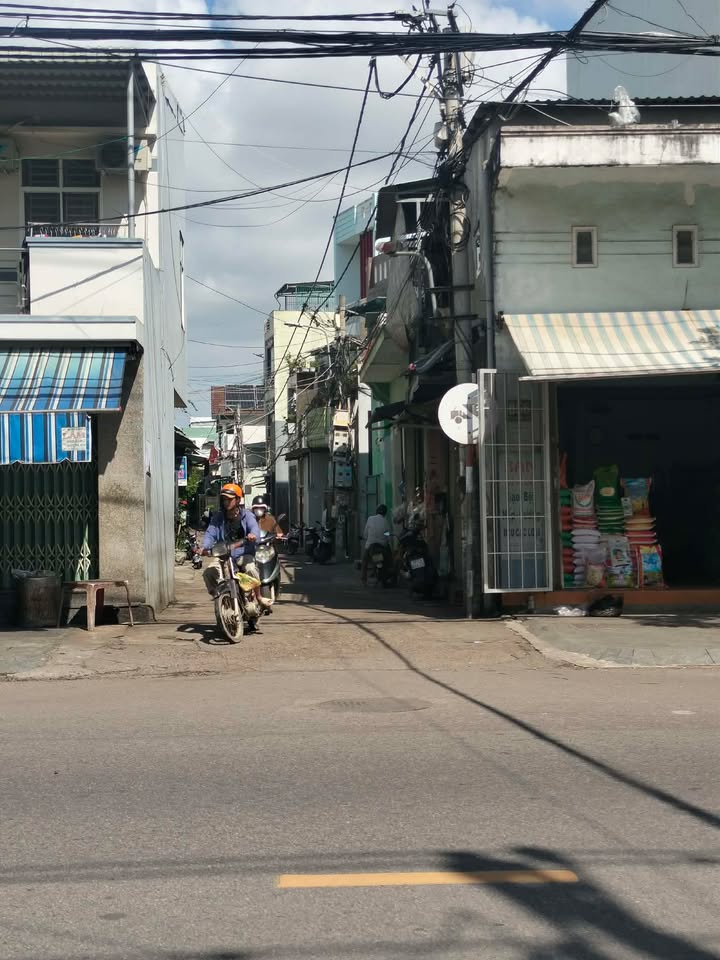 Nhà hẻm thông đường Hoa Lư, Quy Nhơn 40m² giá 1.55 tỷ - Dọn vào ở ngay!