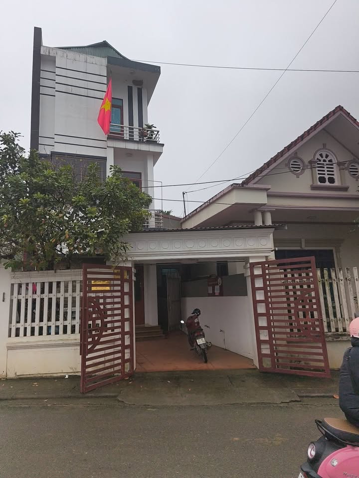 Nhà bán tại Nguyễn Đức Cảnh, Yên Bái 80m² giá 4.95 tỷ - Vị trí kinh doanh sầm uất!