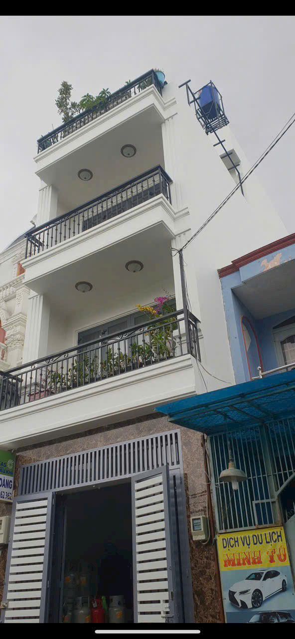 Nhà đẹp 64m² hẻm 8m ngay AEON Mall Tân Phú giá 8.2 tỷ - Dọn vào ở ngay!