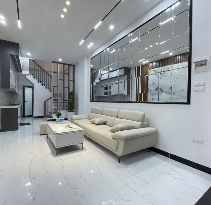 Nhà đẹp 5 tầng Nguyễn Xiển 30m² giá 7.5 tỷ - Full nội thất, sẵn sàng ở ngay!