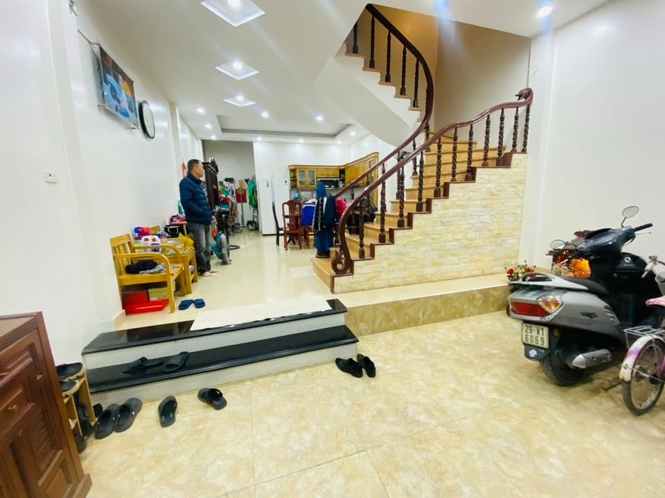 Nhà riêng Tương Mai, Hoàng Mai 57m² giá 15.5 tỷ - Ngõ thông, ở ngay!