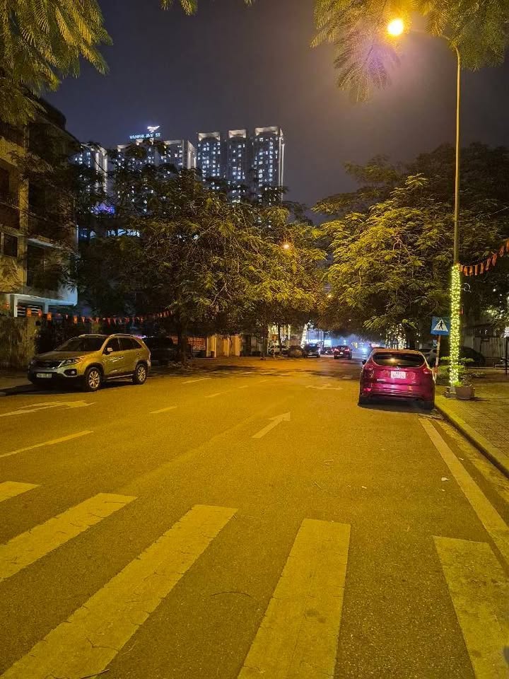 Nhà phố liền kề An Hưng Hà Đông 83m² giá thỏa thuận - Mặt trục chính, tiện ích đầy đủ!