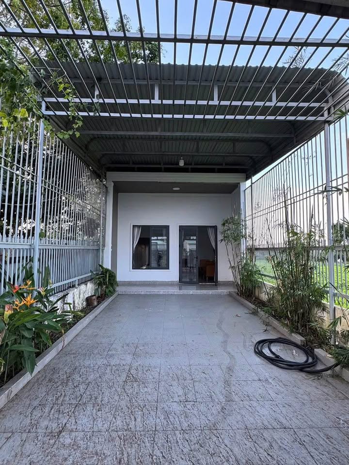 Nhà nguyên căn 300m² đường Võ Văn Kiệt - Full nội thất, cho thuê gấp chỉ 4 triệu!