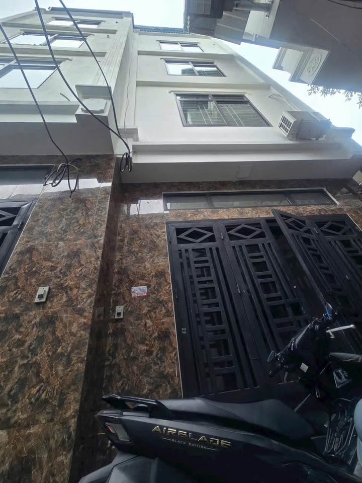 Nhà 4.5 tầng Kiến Hưng 31m² giá thỏa thuận - Thiết kế hiện đại, đầy đủ công năng!