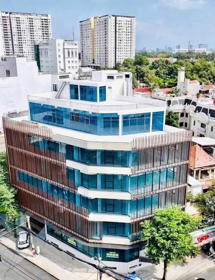 Kho xưởng cho thuê tại quận Tân Bình 2100m² - Mặt tiền 2 chiều