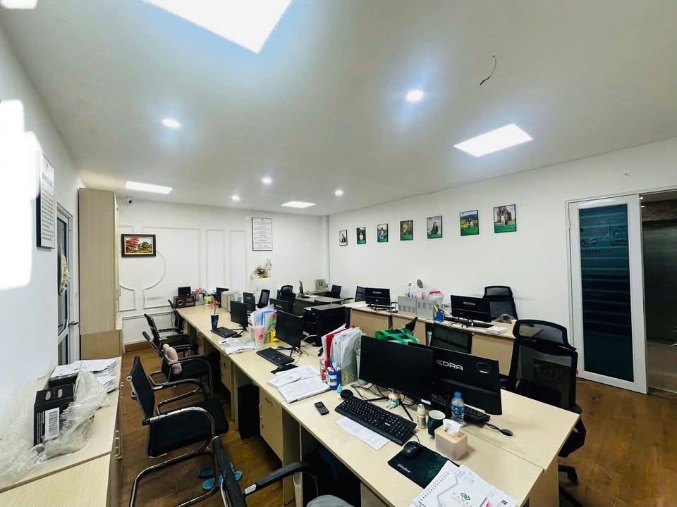 Sàn văn phòng cho thuê 90m² tại phố Dịch Vọng Hậu - Giá chỉ 16 triệu/tháng!