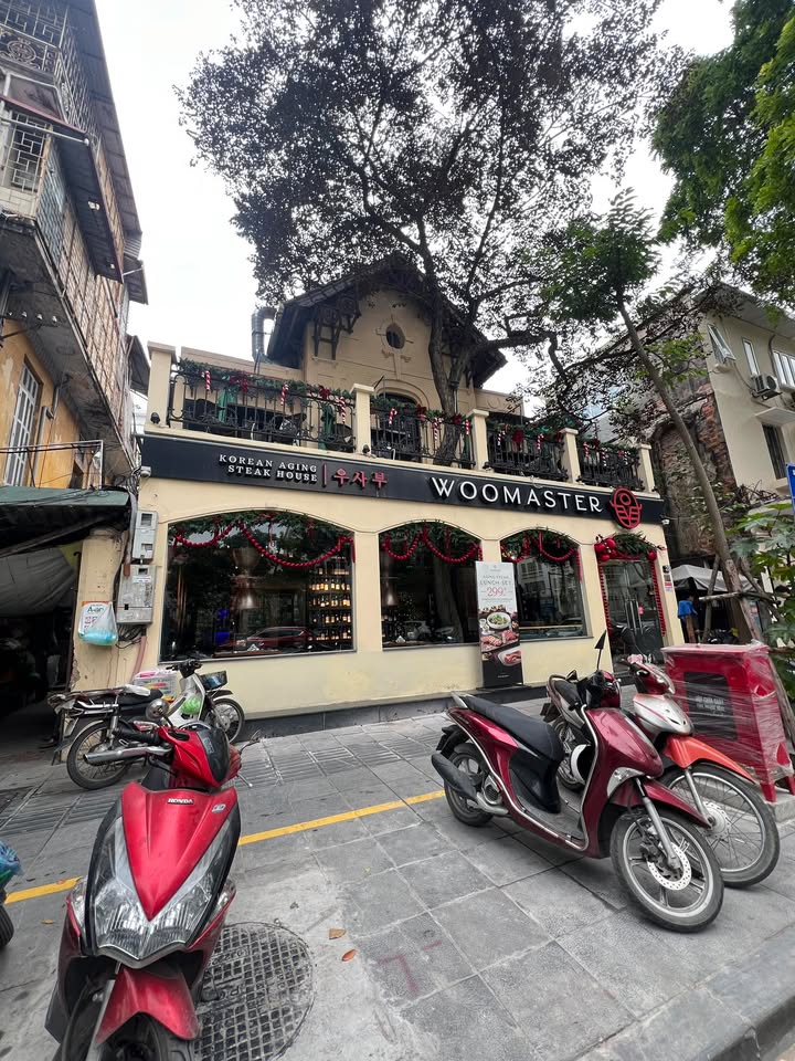 Mặt bằng cho thuê tại Huỳnh Thúc Kháng 460m² - Vỉa hè rộng, kinh doanh cực tốt!