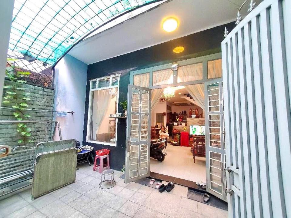 Nhà riêng Nguyễn Thượng Hiền, Phú Nhuận 100m² giá 15.49 tỷ - Thiết kế sang trọng, rộng rãi!