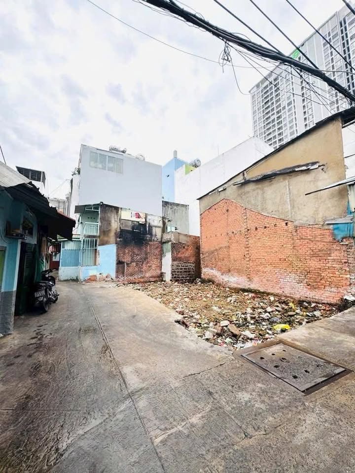 Đất bán hẻm lớn Bến Vân Đồn, Quận 4, 51.3m² giá 6.9 tỷ - Đầu tư sinh lời ngay!