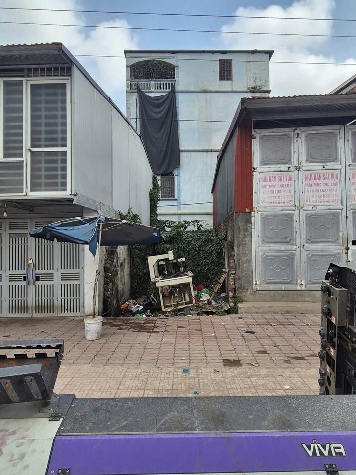 Đất nền mặt đường QL 1A, Ngọc Hồi 27,3m² giá 9 tỷ - Vị trí đắc địa gần KCN!