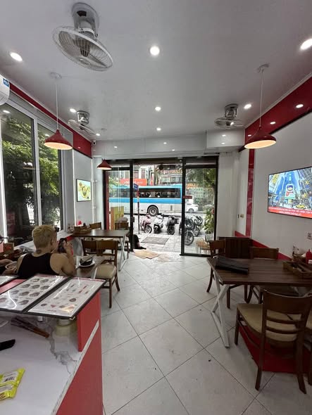 Nhà mặt phố Giang Văn Minh 25m² giá 19.8 tỷ - Lô góc siêu hiếm, kinh doanh đắc địa!