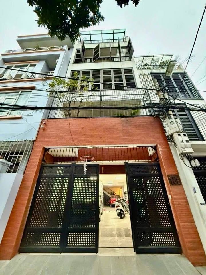 Biệt Thự Ngọc Thụy 100m² giá 20 tỷ - Thiết kế hiện đại, đầy đủ tiện nghi!