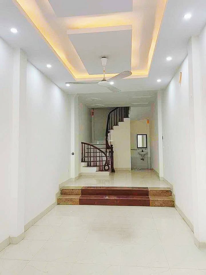 Nhà nguyên căn 5 tầng tại Tân Triều, Thanh Xuân, Hà Nội - Diện tích 40m², tiện kinh doanh!