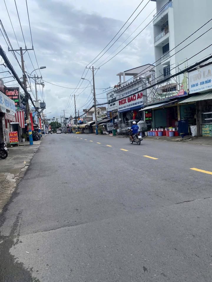 Nhà mặt tiền Nguyên Duy Trinh, Quận 2, 107m² giá 20.5 tỷ - Đầu tư sinh lời lâu dài!