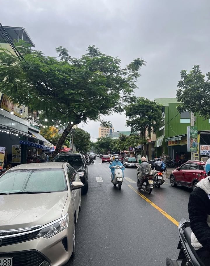 Đất nèn mặt tiền đường Hoàng Văn Thụ, Hải Châu, Đà Nẵng 200m² giá 33 tỷ - Cơ hội đầu tư hấp dẫn!