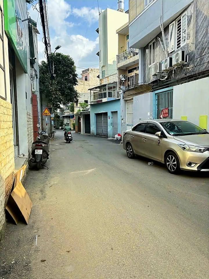 Nhà riêng hẻm ô tô Chu Văn An, Bình Thạnh 72m² giá 8.x - Phù hợp xây mới