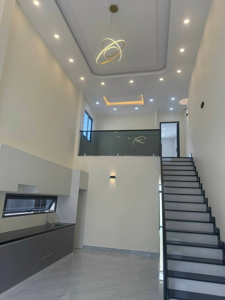 Nhà phố Hóc Môn 80m² giá 3.55 tỷ - Thiết bị Nhật cao cấp, sẵn sàng vào ở!