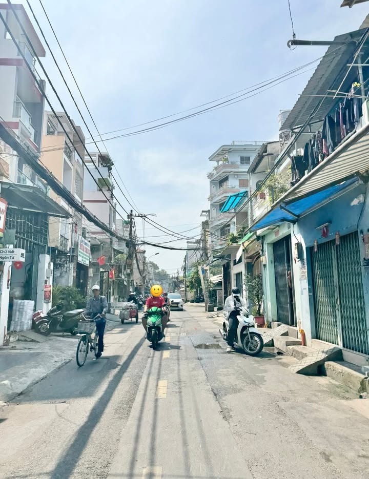 Nhà mặt tiền kinh doanh Xóm Đất, Quận 11, 37m² giá 10.99 tỷ - Đầu tư sinh lời ngay!