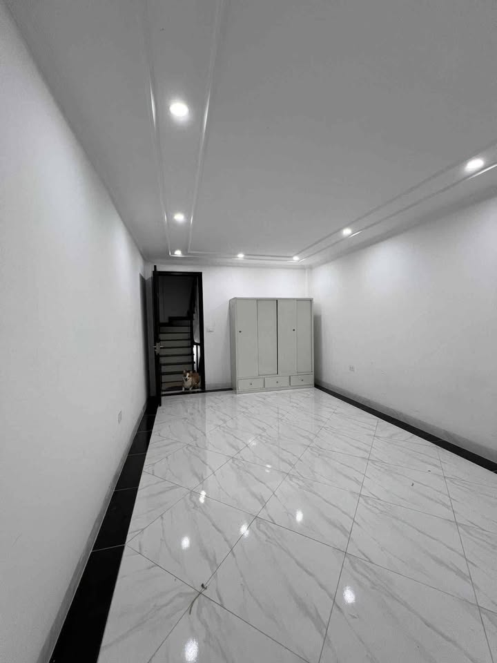 Phòng cho thuê 35m² tại ngõ 15 Tả Thanh Oai - Giá chỉ 2.8 triệu/tháng, vào ở ngay!