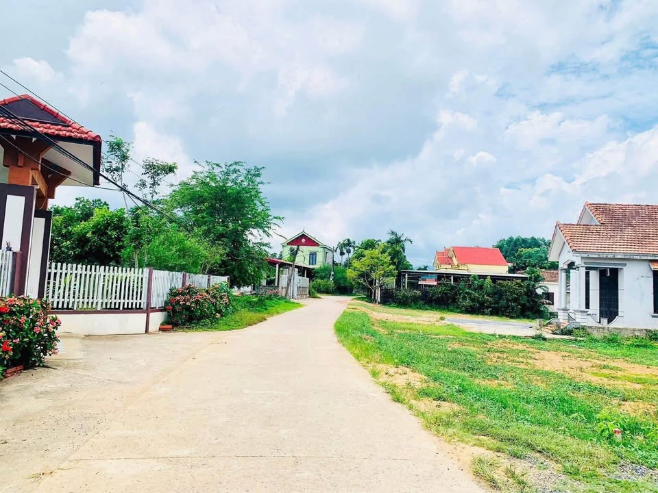 Nhà phố Bố Trạch 340.2m² giá 9xx triệu - Sẵn sàng vào ở ngay!