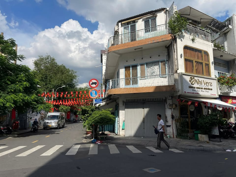 Nhà góc 2 mặt tiền Trần Khánh Dư, Quận 1, 51.6m², giá chỉ từ 28 tỷ!