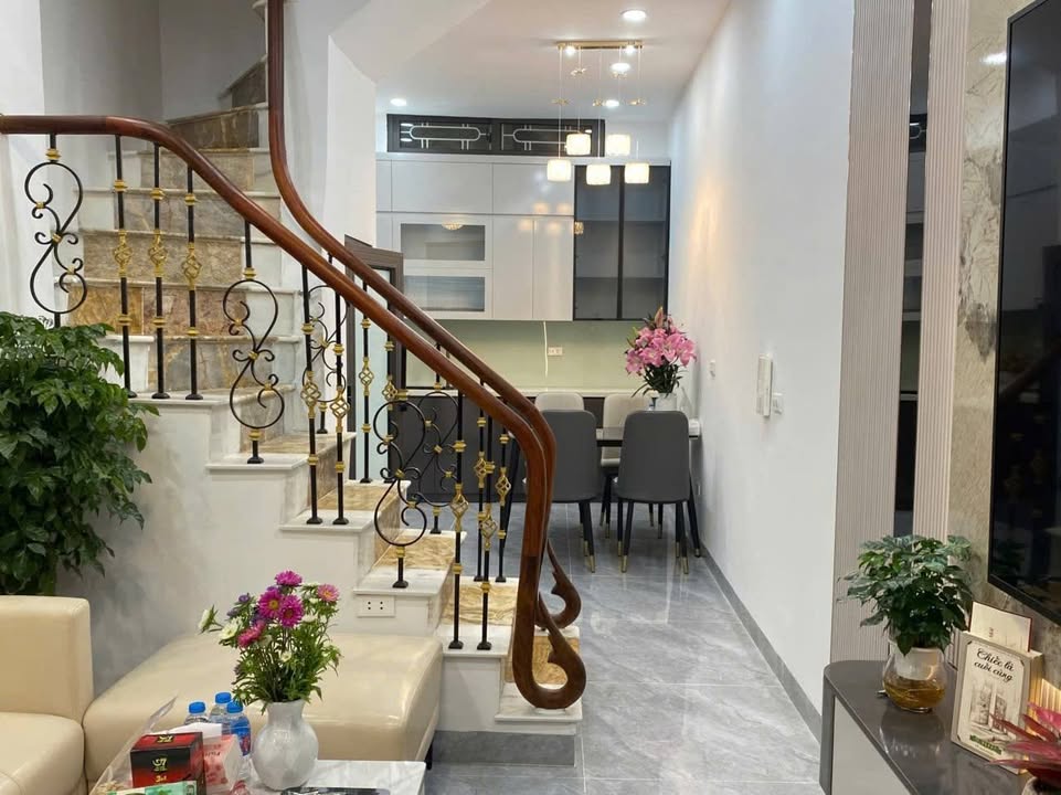 Nhà mới 4 tầng Ngọc Khánh, Ba Đình 34m² giá 9.9 tỷ - Tiềm năng tăng giá cao!