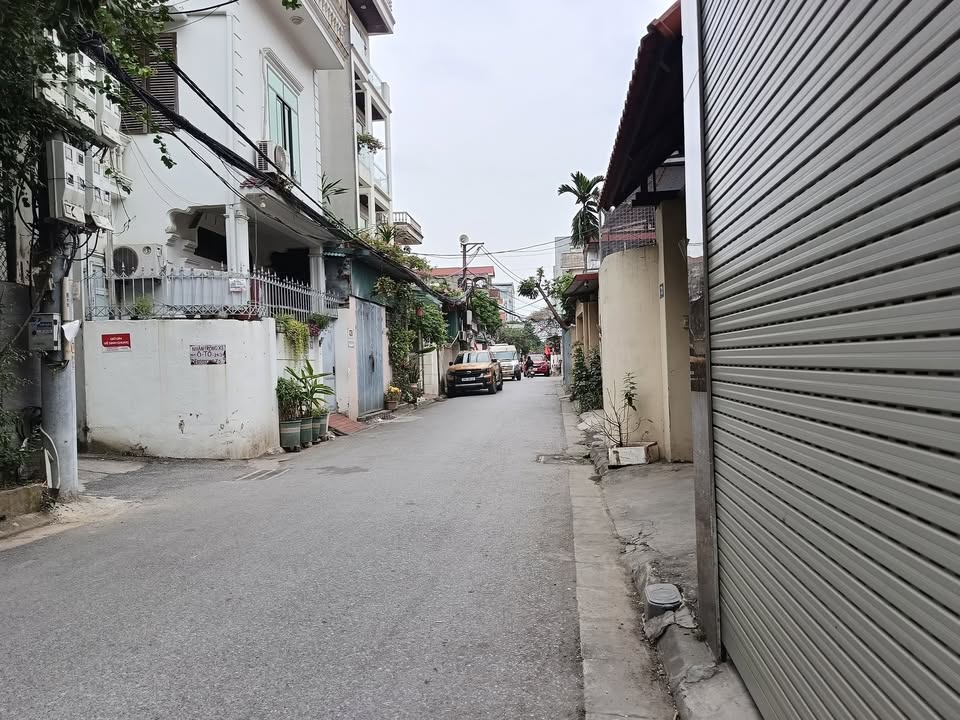 Nhà 2 tầng Phúc Đồng 85m² giá 11 tỷ - Khu vực phát triển, gần chợ!