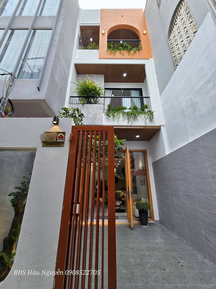 Nhà 3 Tầng 4 Phòng Ngủ tại Đà Nẵng 80m² giá 7 tỷ - Gần Cầu Rồng, chính chủ bán gấp!