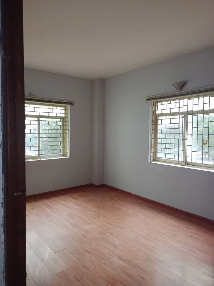 Chung cư N1A Hoàng Minh Giám 90m² giá 12 triệu - Không gian văn phòng lý tưởng!