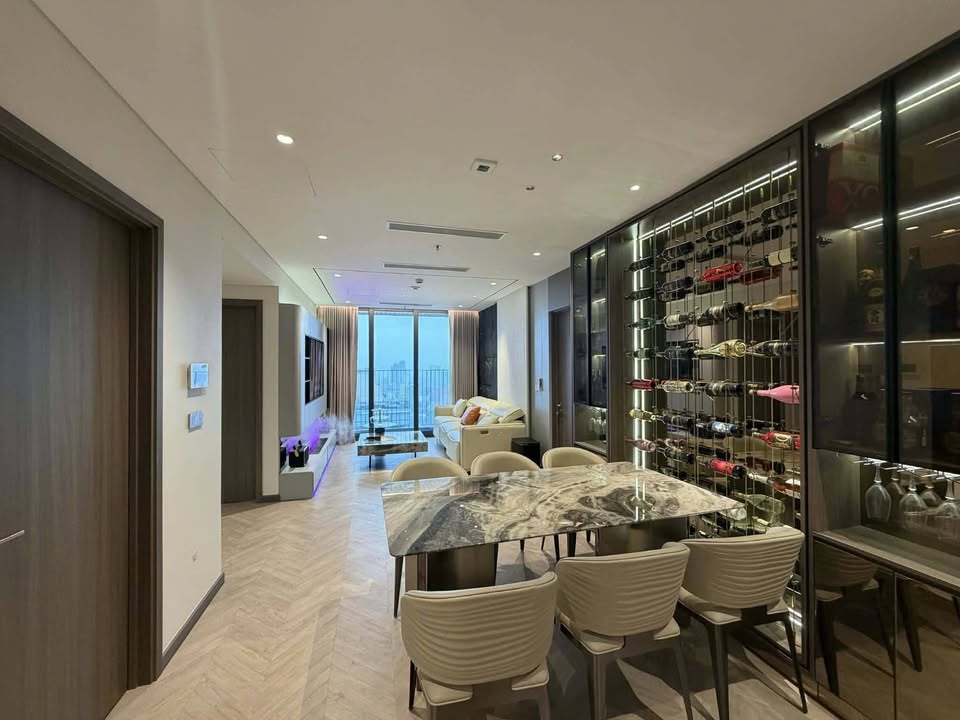 Căn hộ Tràng An Complex Cầu Giấy 74m² giá 8 tỷ - View hồ Tây tuyệt đẹp!