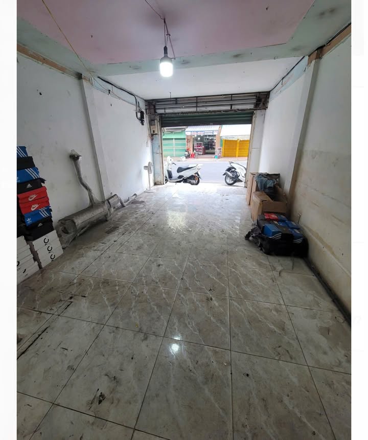 FrontHouse Trần Phú, Quận 5, 38m² giá 8.9 tỷ - Mặt tiền kinh doanh đỉnh cao!