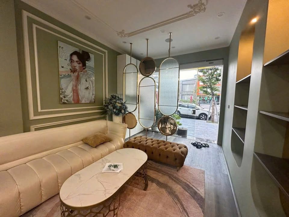 Nhà cho thuê 3 tầng Nguyễn Văn Cừ 80m² giá 10 triệu - Không gian sống lý tưởng!